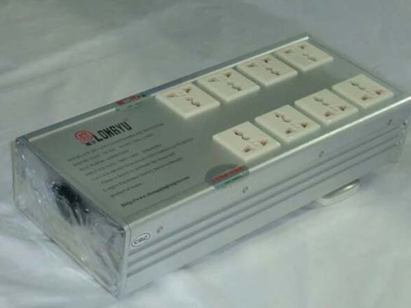 新款Magic—680小电源解码器LY—200-8电源插排。